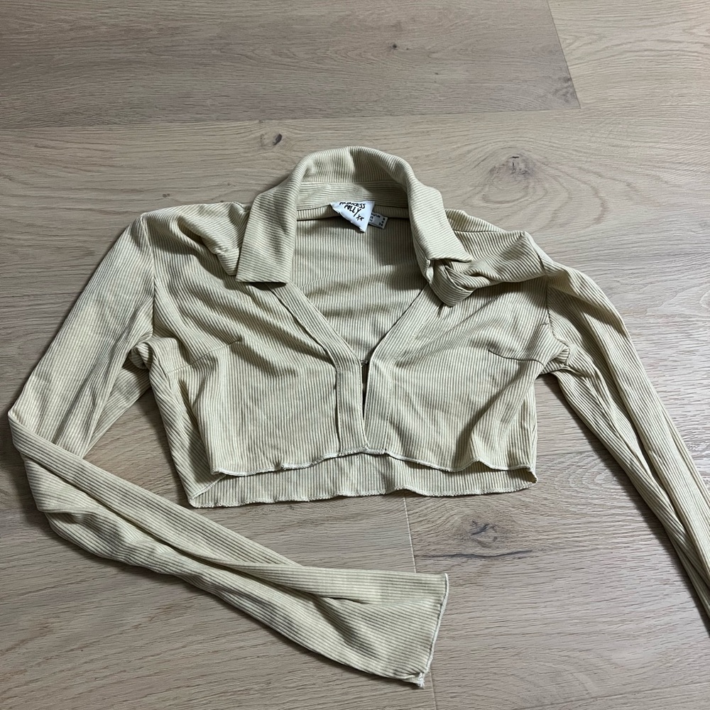 Long sleeve crop